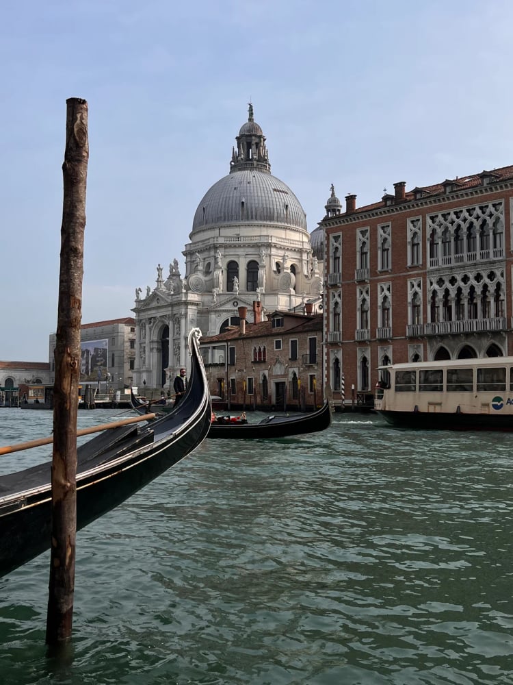 Traghetto Gondole Molo — Venice