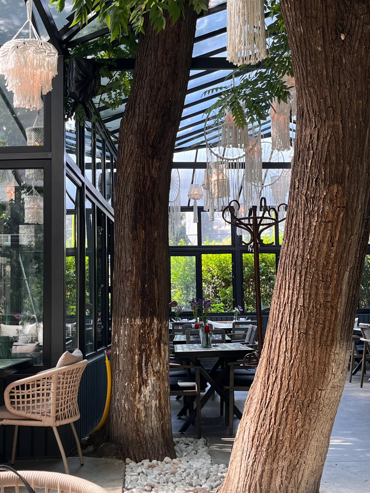 Taoba Cafe · თაობა