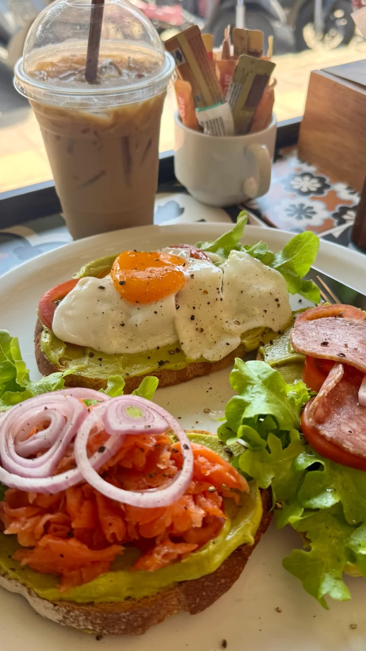 Hali Hut Bread Bar & Bistro — Pattaya City