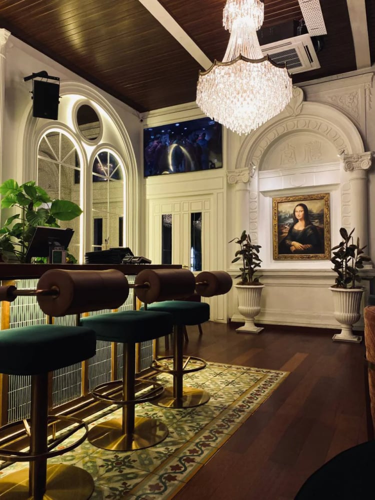 Mona Lisa Kitchen and Bar — Kuala Lumpur