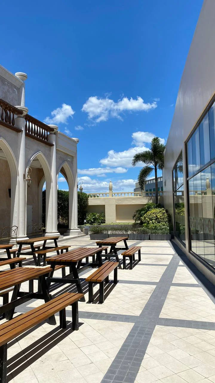 Venice Grand Canal Mall — Taguig