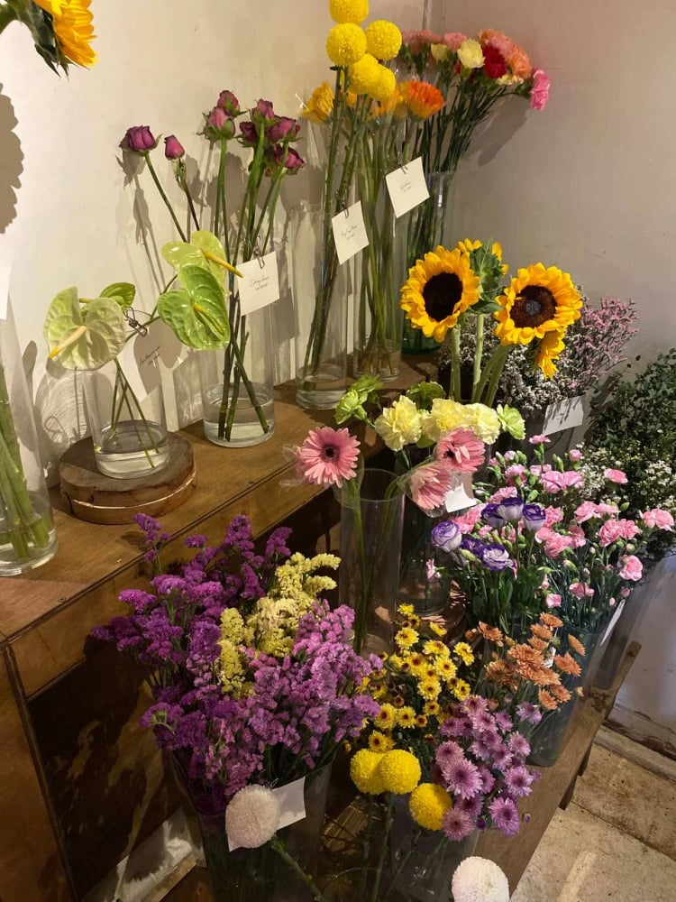 Saglit by Flower Ranch Cafe โ Makati City