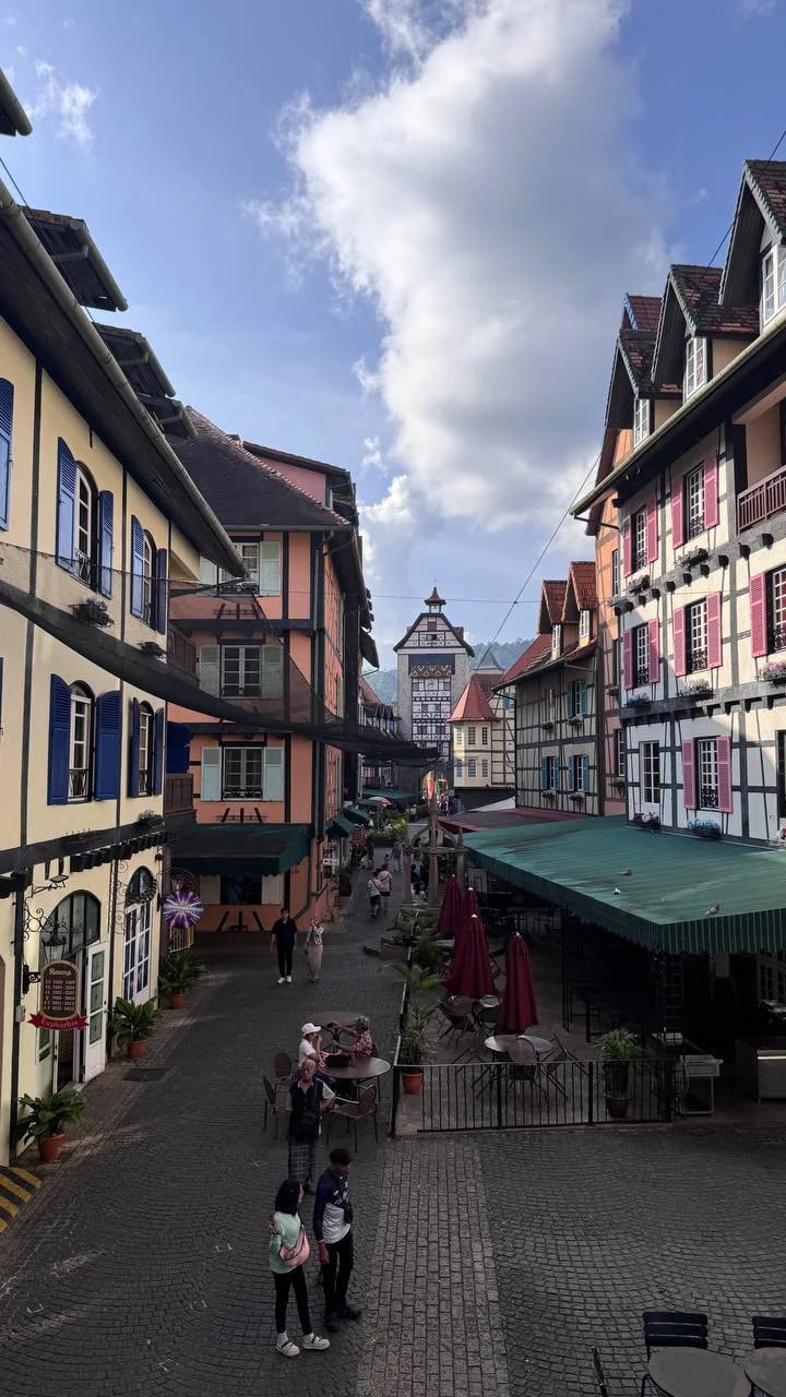 Colmar Tropicale Resort, Berjaya Hills — Bentong
