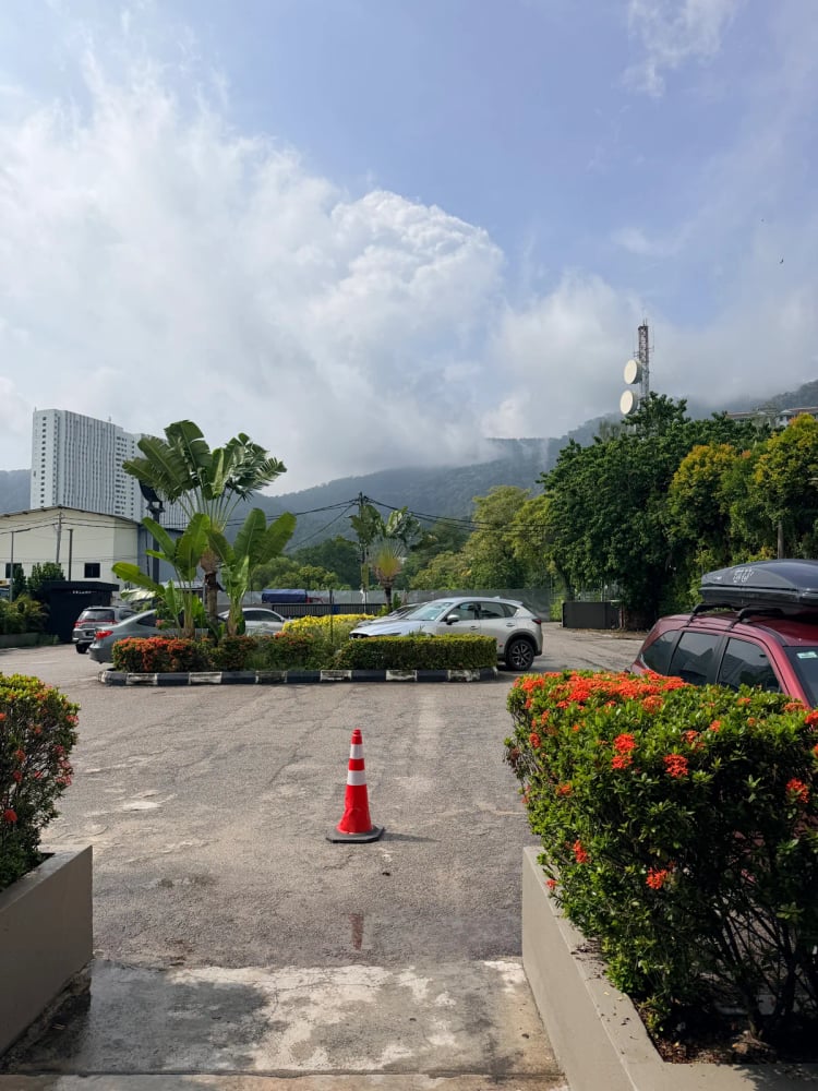 Starbucks - Batu Ferringhi — Batu Ferringhi