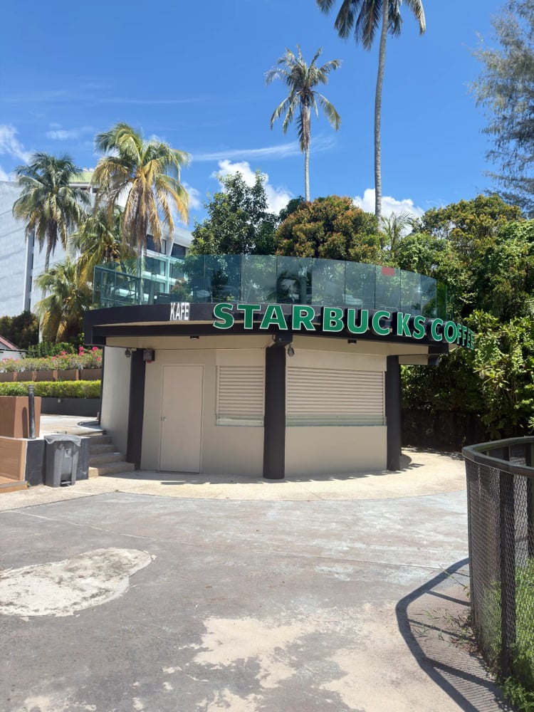 Starbucks - Batu Ferringhi — Batu Ferringhi