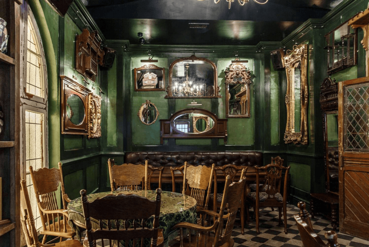 The Black Swan Pub