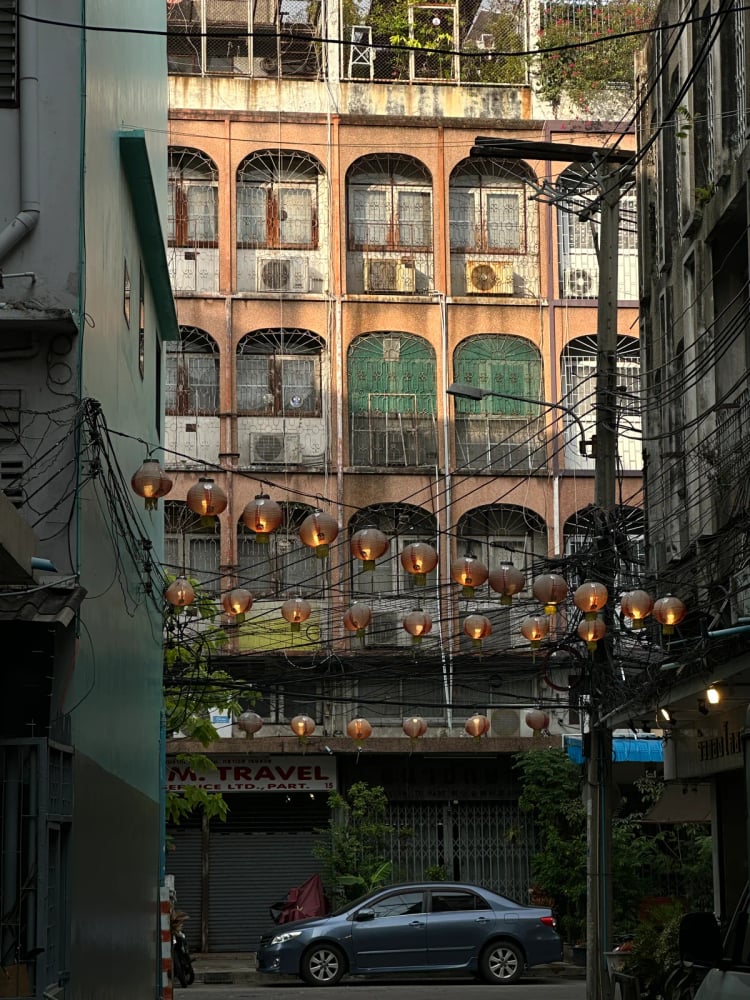 Wua Tong Pochana — Bangkok
