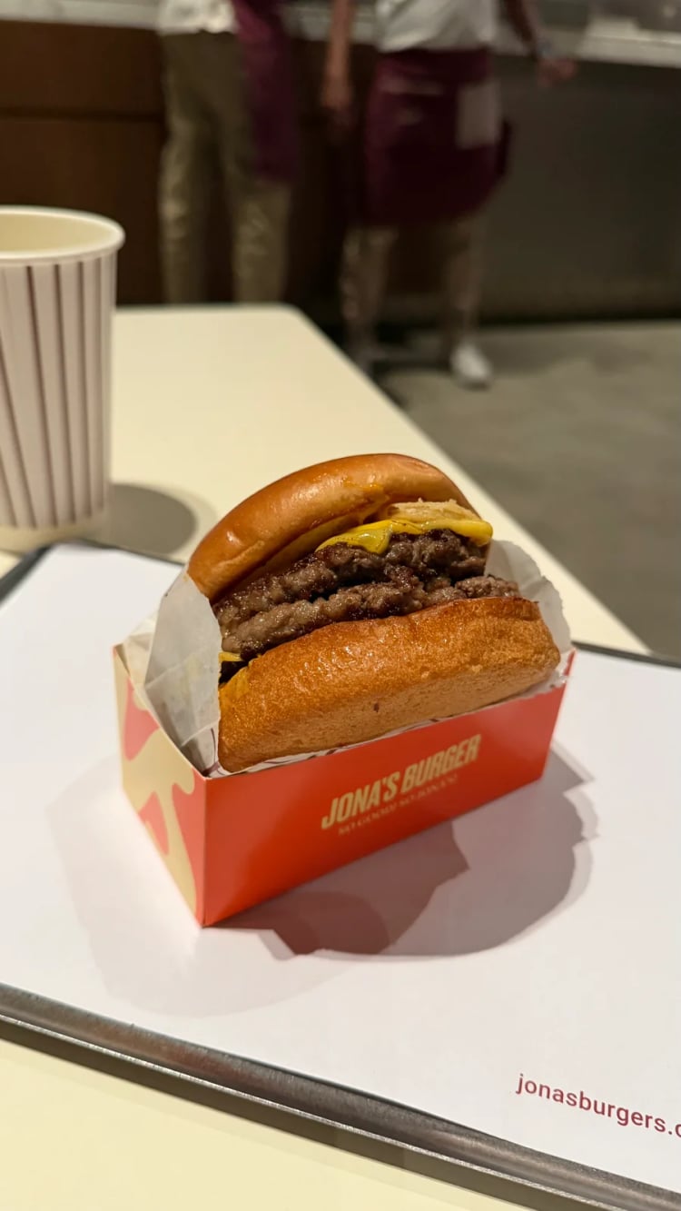 Jona's Burger — Dubai