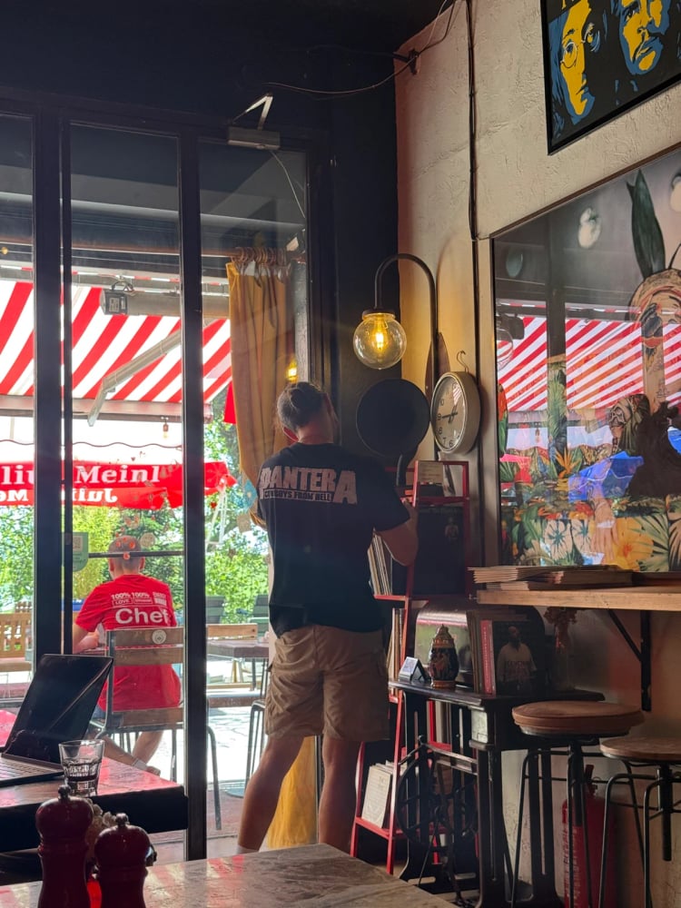 Kaiser Restobar Kabatas — Istanbul