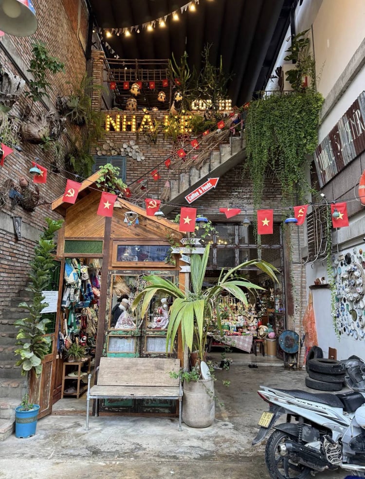 Nha He Coffee Shop — Natural Heritage Area Trang
