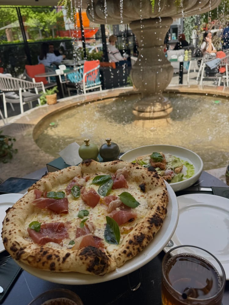 Storia Bar Restaurant — Yerevan