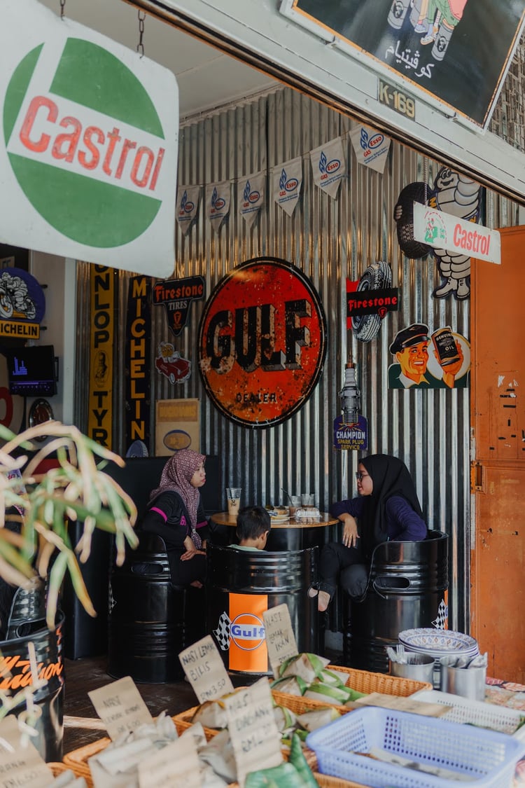 Garage Coffee Kopitiam — Chukai