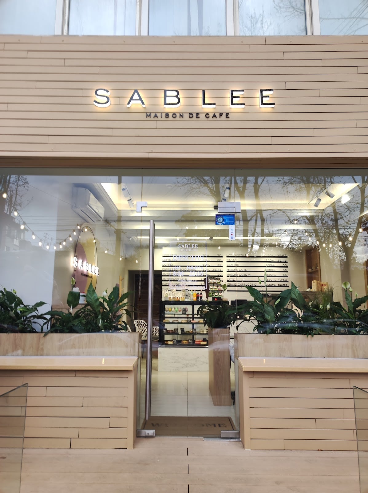 Sablee Maison de Cafe