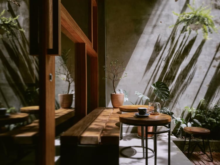 Café Slow — Ho Chi Minh City