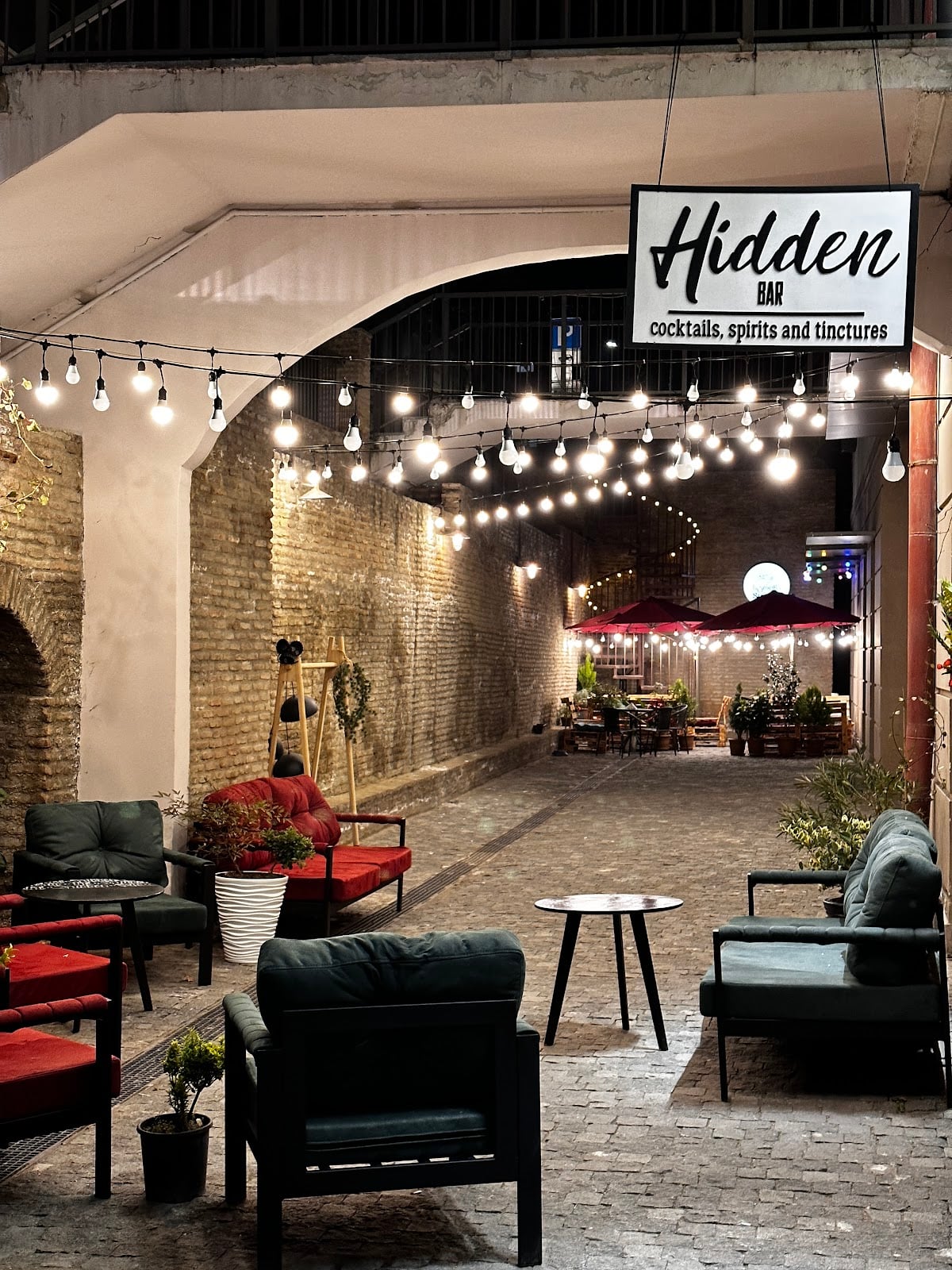 The Hidden bar