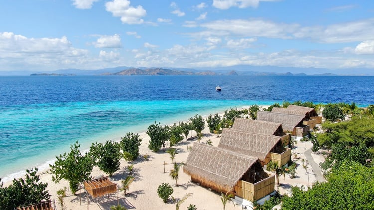 Le Pirate Island β East Nusa Tenggara