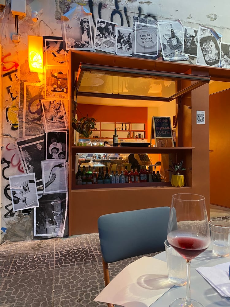 Cuatro Perros Un Livin — Buenos Aires