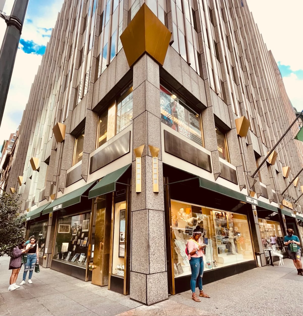 Barnes & Noble