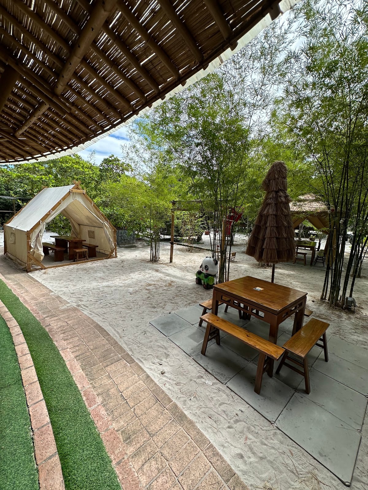 Golden Bamboo Cafe