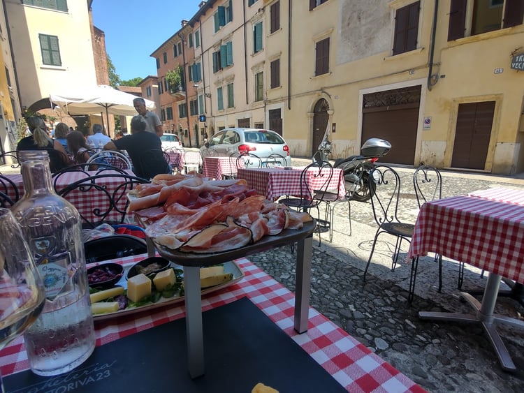Ostregheteria Sottoriva 23 — Verona