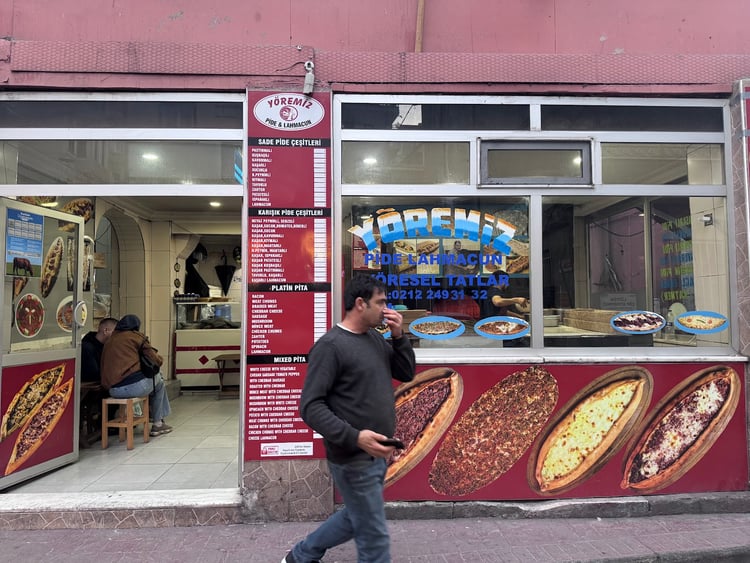 Yöremiz Pide Lahmacun — Istanbul