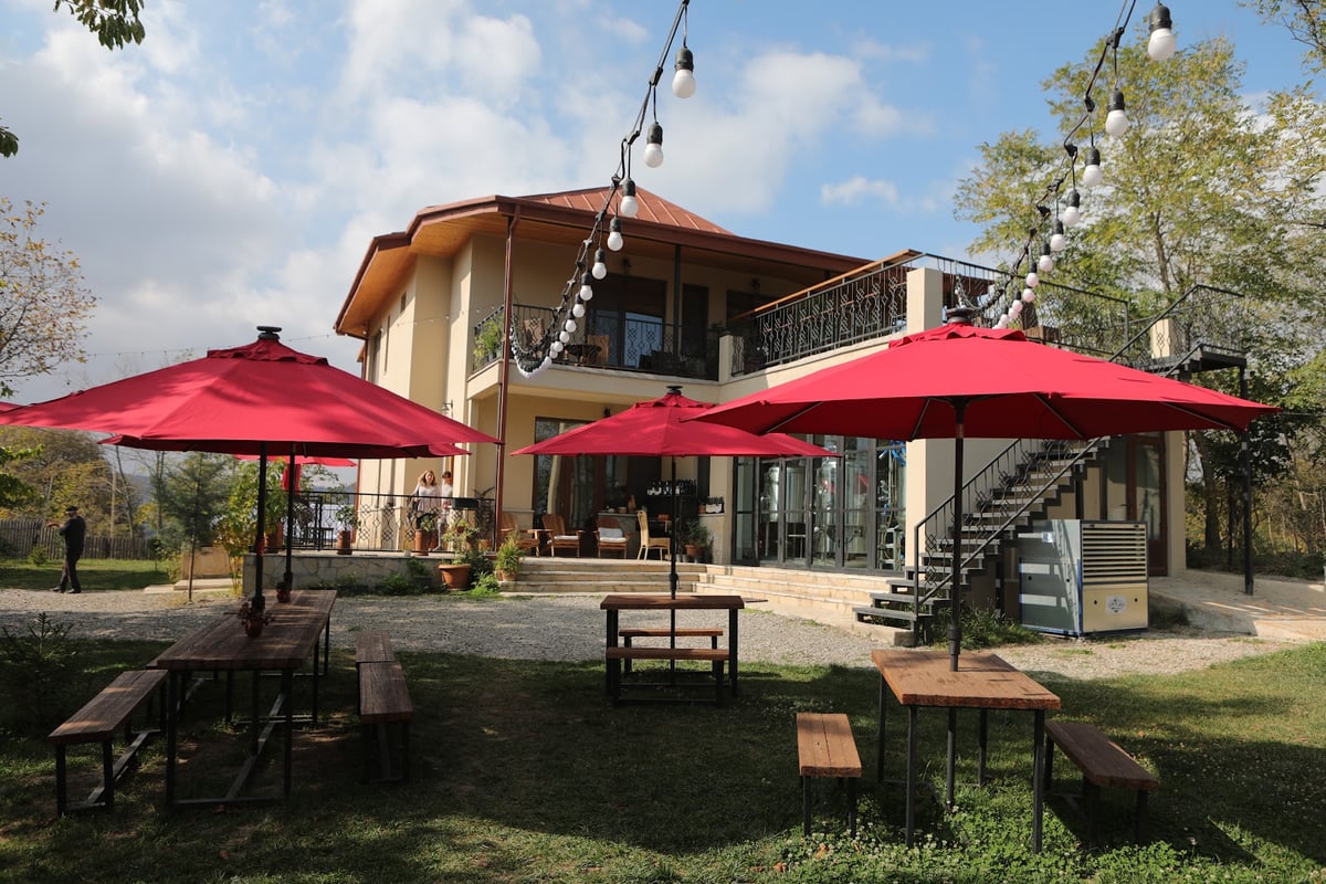 Lost Ridge Inn, Brewery & Ranch