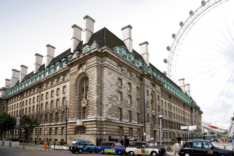 Premier Inn London County Hall hotel — London