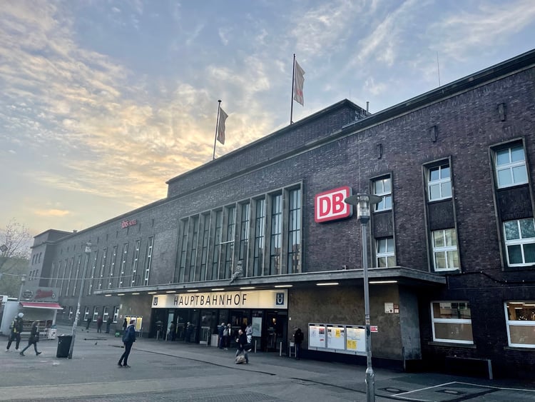 Düsseldorf Hauptbahnhof — Düsseldorf