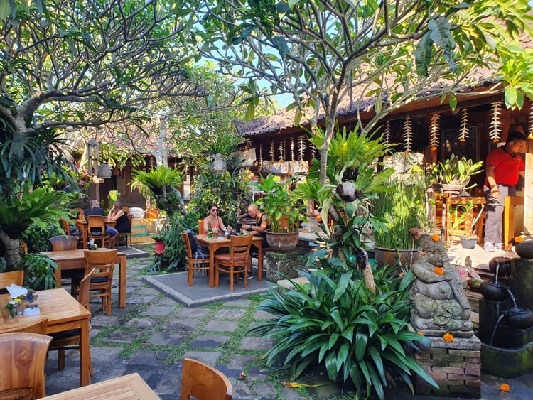 Warung Makan Bu Rus — Bali