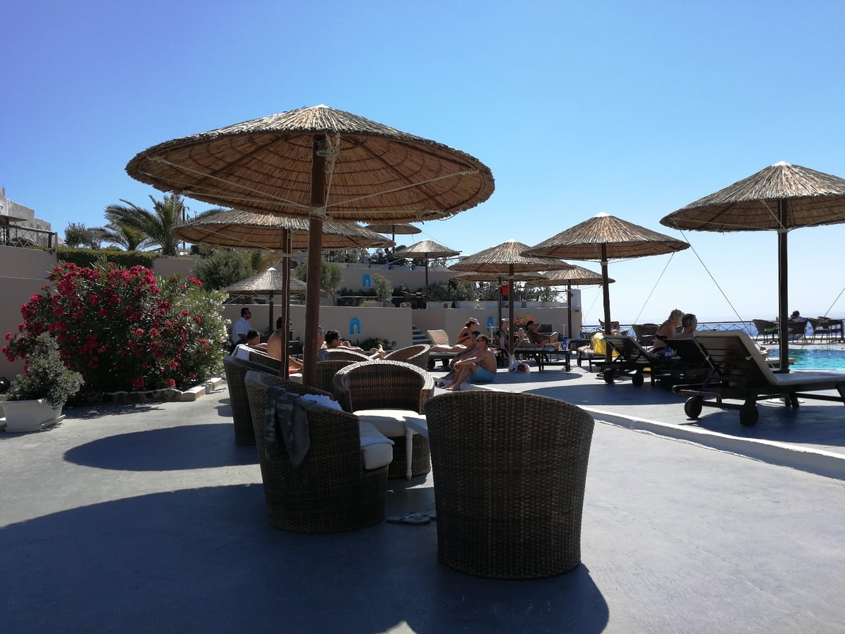 Lioyerma Lounge Cafe Pool Bar