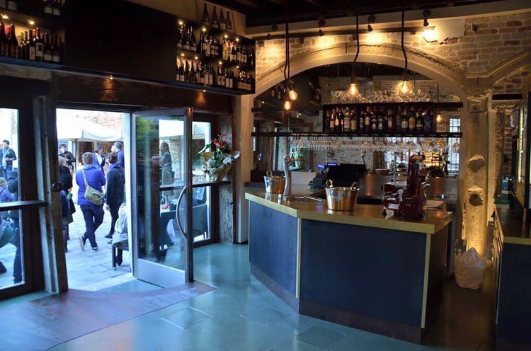 Wine Bar 5000 — Venice