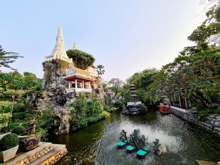 Khao Mor Wat Prayurawong Sawat — Bangkok