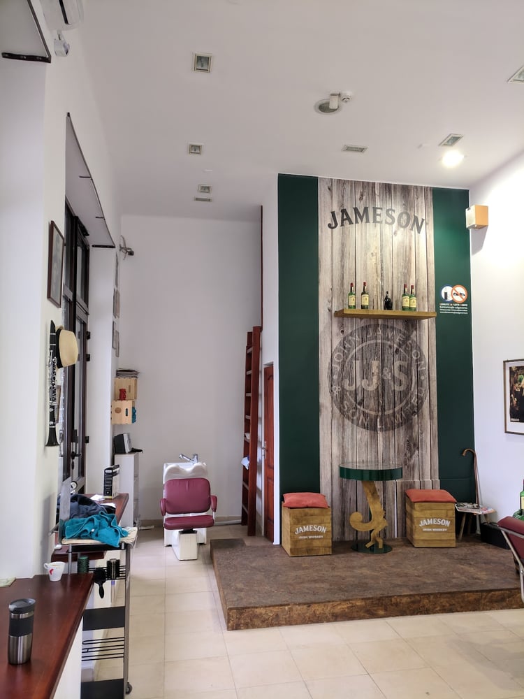 Rooster barbershop & hair saloon — Belgrade