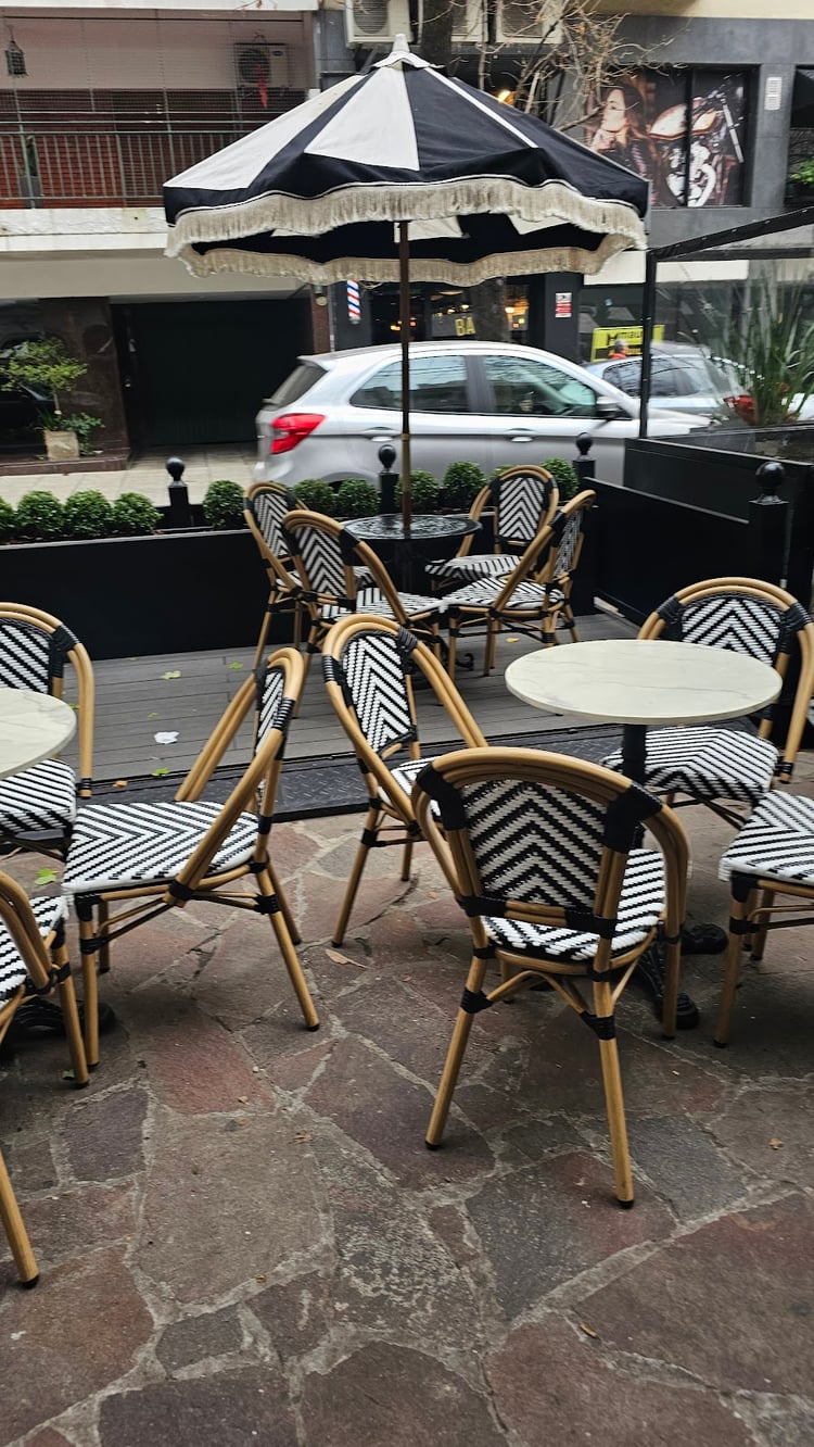 Lucciano's Grand Hotel - La Imprenta — Buenos Aires
