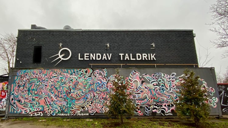 Lendav Taldrik — Tallinn