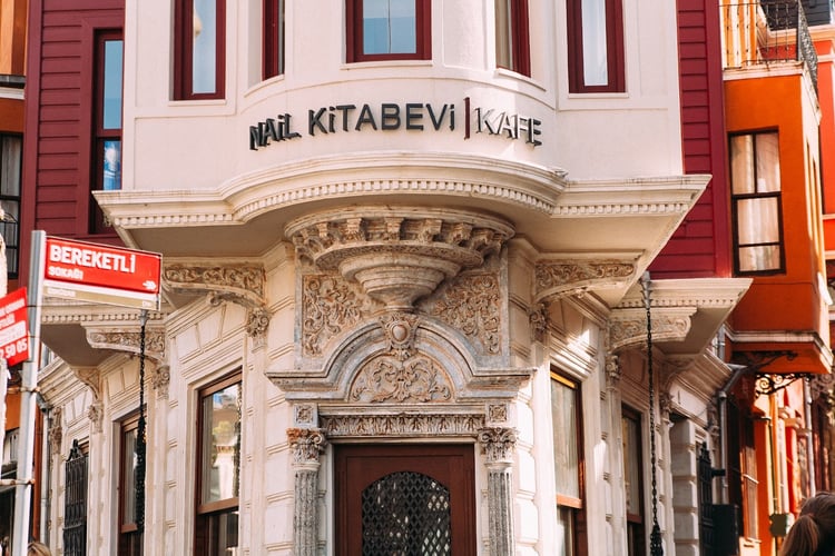 Nail Kitabevi & Cafe — Istanbul