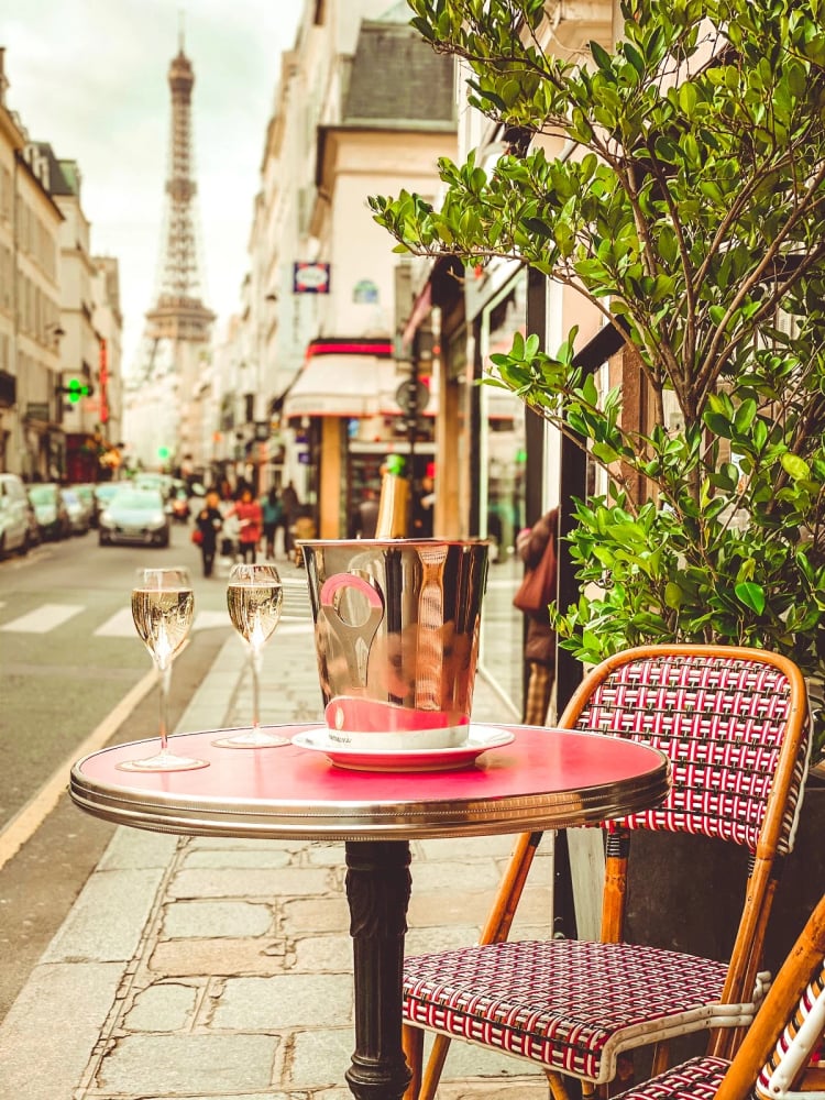 Le Recrutement — Paris