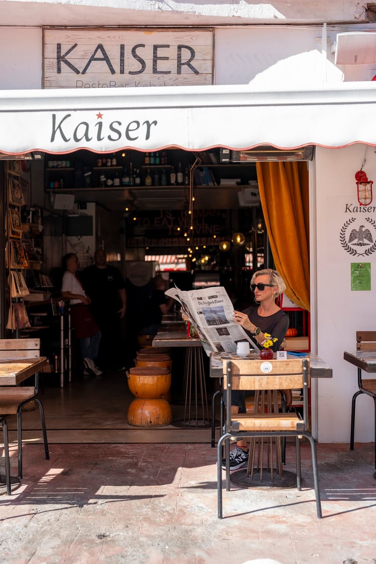 Kaiser Restobar Kabatas — Istanbul