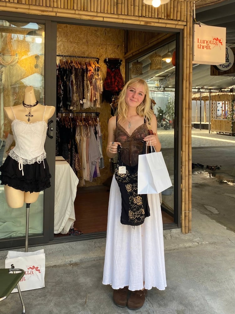 Lunetta Thrift Shop - Vintage & Y2K Beachwear 2Hand — Da Nang