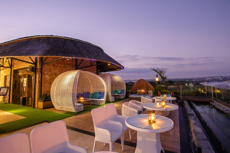Baruna Sky Lounge by Jimbaran Bay Beach — Bali
