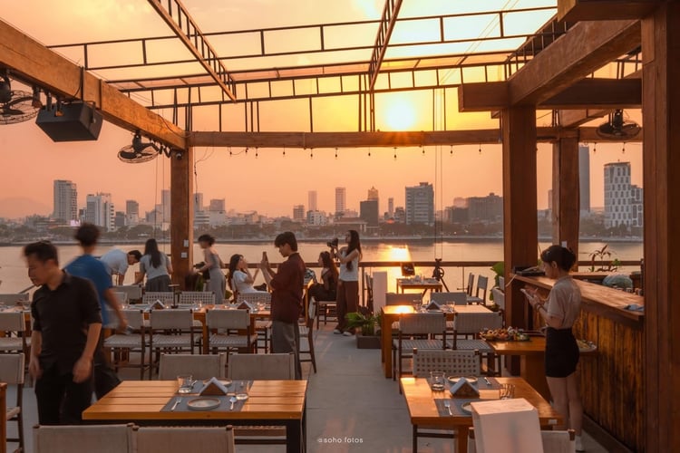 Icon Rooftop Lounge — Da Nang