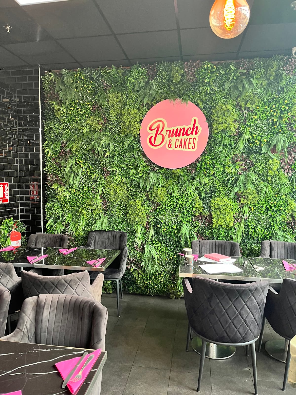 BRUNCH AND CAKES💕🧁- Nanterre