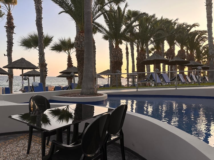 Ouzeria By the Sea β Pareklisia