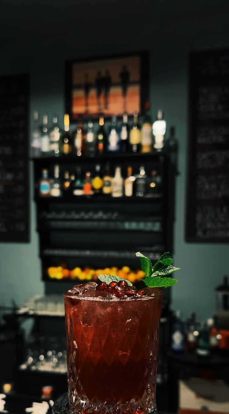 Raven's Bar Tbilisi / რეივენს ბარი თბილისი — Tbilisi