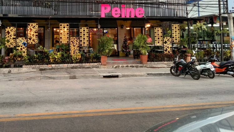 Peine Cafe & Bistro — Pattaya City