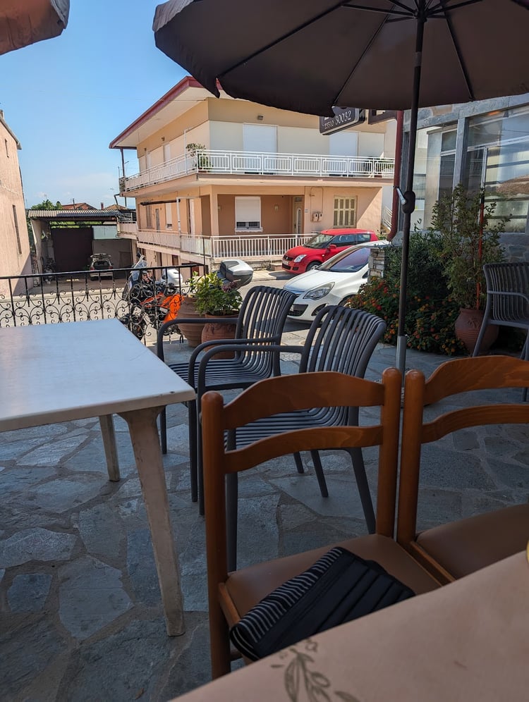 Bèbis Tavern — Svoronos