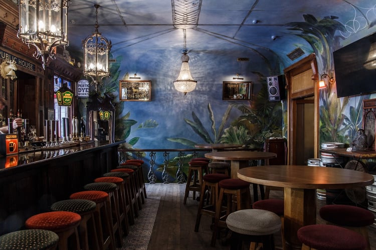 The Black Swan Pub — Moscow