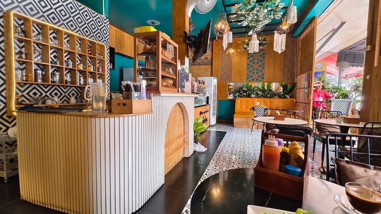 Hali Hut Bread Bar & Bistro — Pattaya City