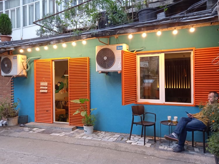 Optimist Craft Bar — Tbilisi